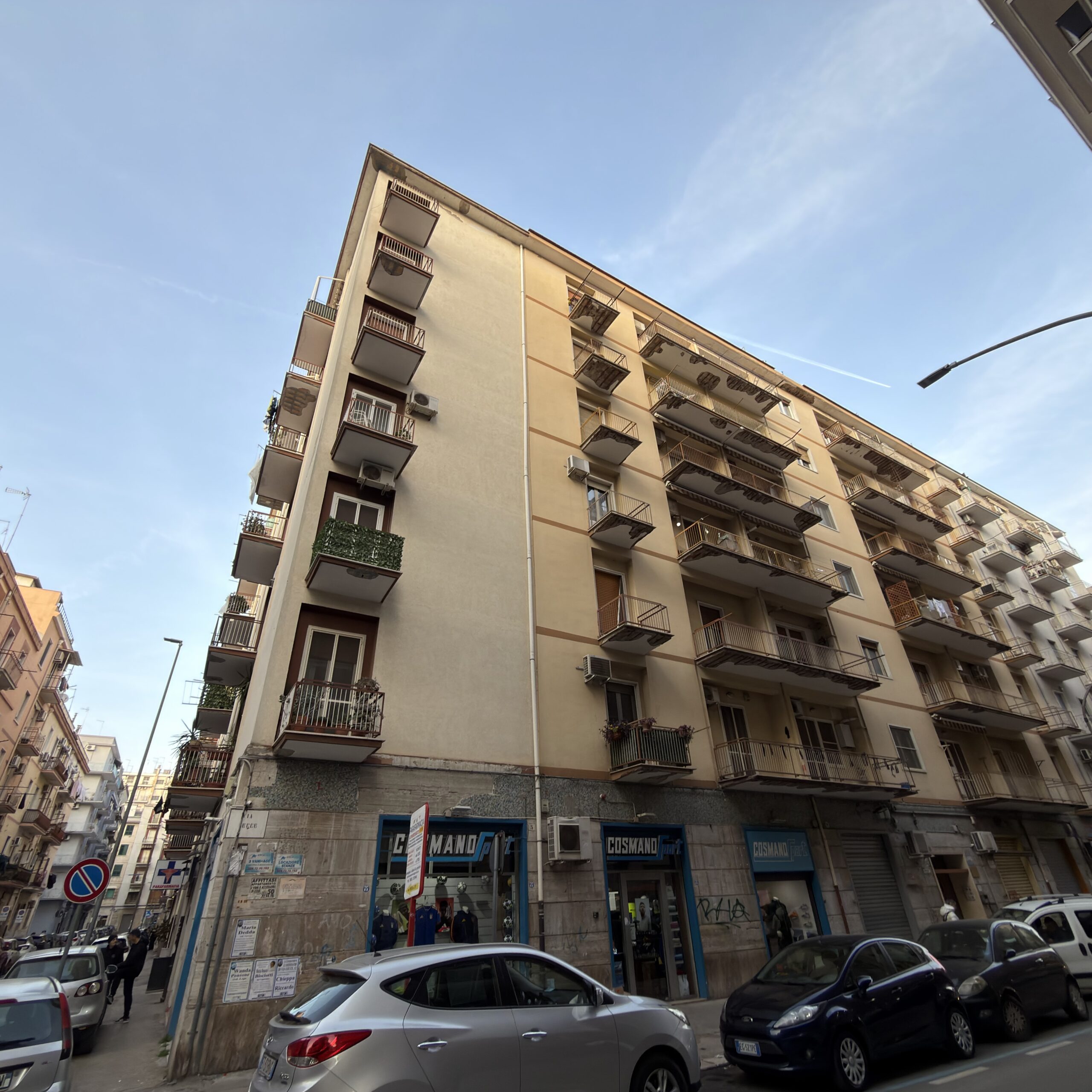Via Lecce 7, vendesi vani 4 e doppi wc